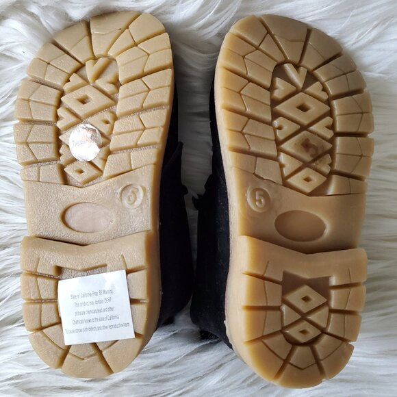 Boy's Black Lace Up Slip On Comfy Suede Boots SZ 5 - Picture 6 of 8